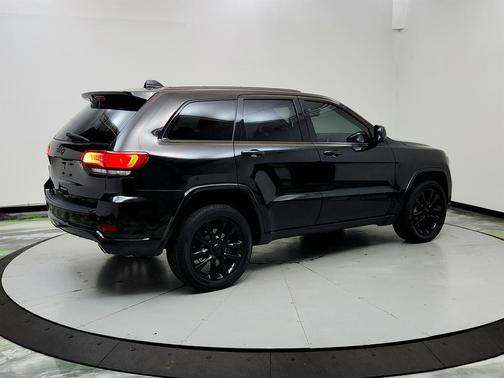 Black 2018 Jeep Grand Cherokee Laredo E