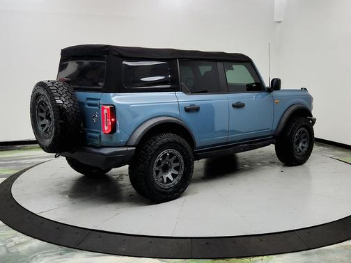 Blue 2022 Ford Bronco Badlands
