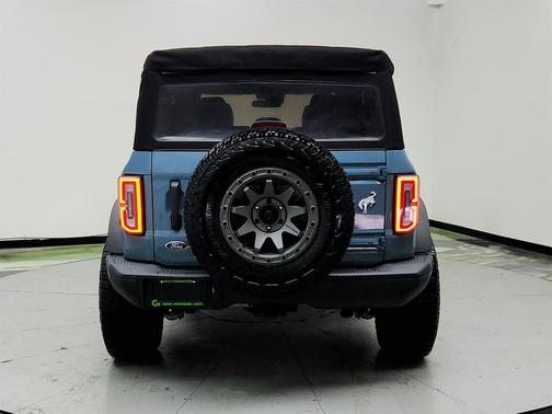 Blue 2022 Ford Bronco Badlands