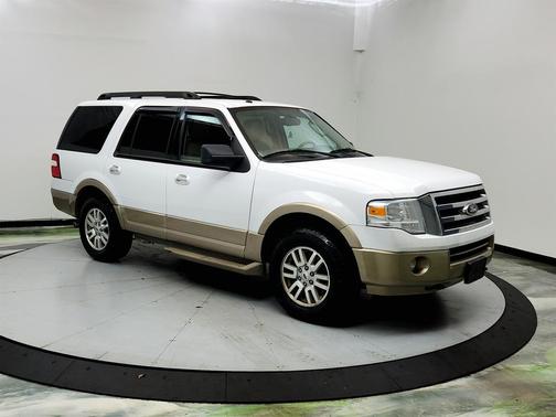 White 2014 Ford Expedition XLT