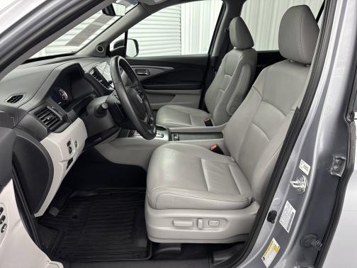 Lunar Silver Metallic 2022 Honda Pilot