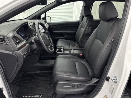 Platinum White Pearl 2024 Honda Odyssey