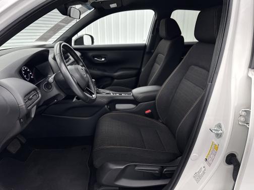 Platinum White Pearl 2023 Honda HR-V