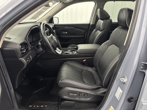 Sonic Gray Pearl 2024 Honda Pilot