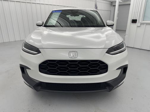 Platinum White Pearl 2024 Honda HR-V