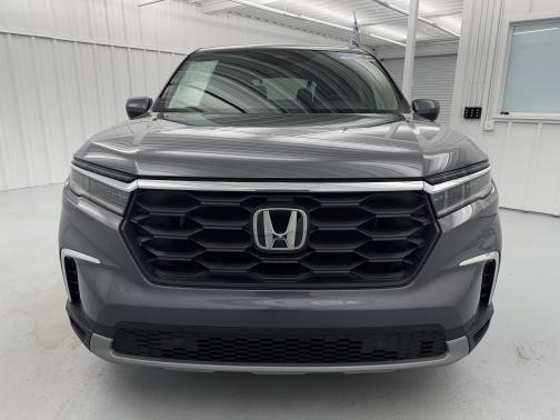 Modern Steel Metallic 2024 Honda Pilot