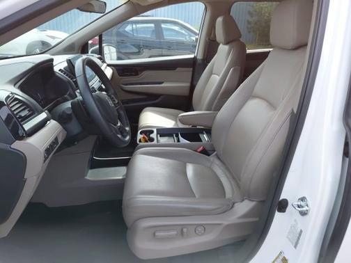 Platinum White Pearl 2023 Honda Odyssey