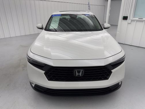 Platinum White Pearl 2024 Honda Accord