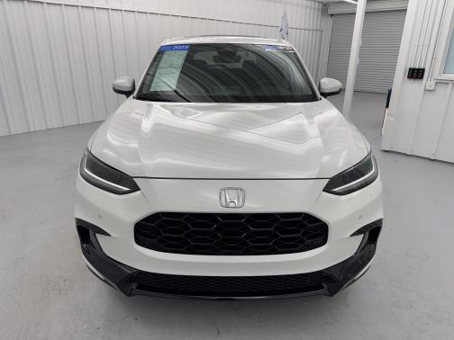 Platinum White Pearl 2023 Honda HR-V