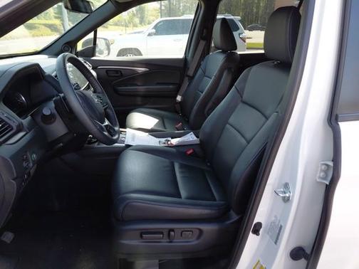 Platinum White Pearl 2023 Honda Passport