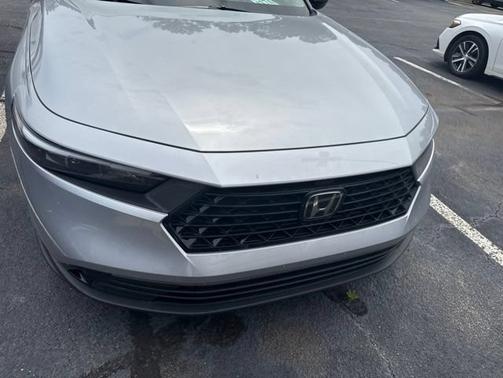 Solar Silver Metallic 2025 Honda Accord
