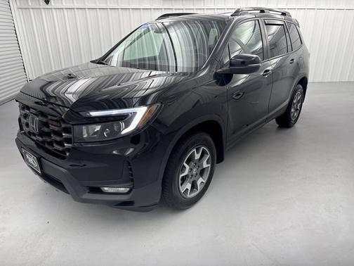 Crystal Black Pearl 2023 Honda Passport