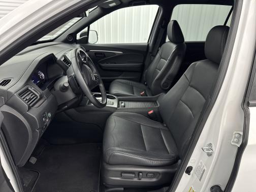 Platinum White Pearl 2022 Honda Passport