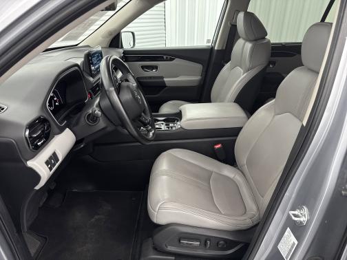 Lunar Silver Metallic 2023 Honda Pilot