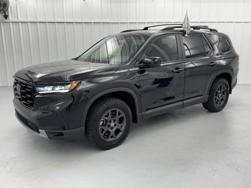 Crystal Black Pearl 2025 Honda Pilot