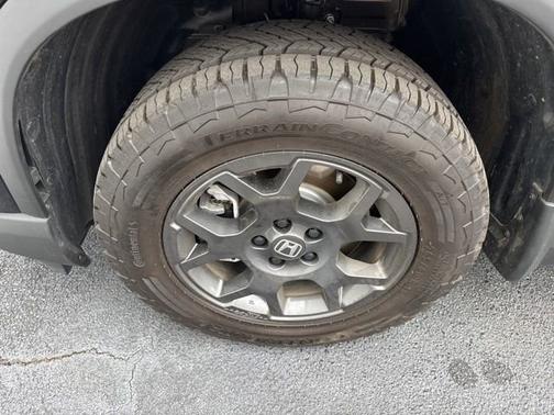 Crystal Black Pearl 2025 Honda Pilot