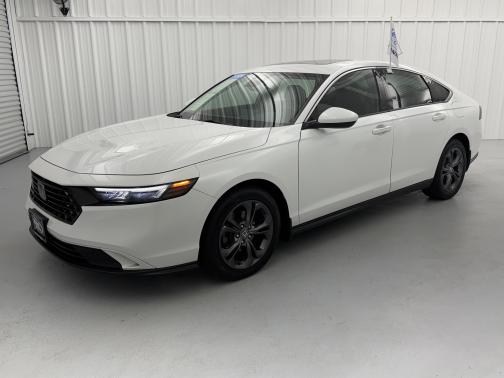 Platinum White Pearl 2024 Honda Accord