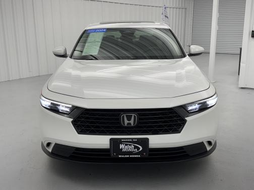 Platinum White Pearl 2024 Honda Accord
