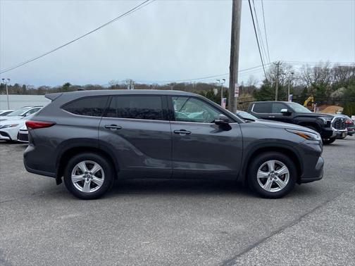 2022 Toyota Highlander L