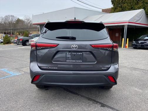 2022 Toyota Highlander L