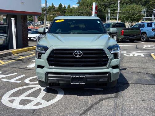 2025 Toyota Sequoia SR5