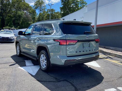 2025 Toyota Sequoia SR5