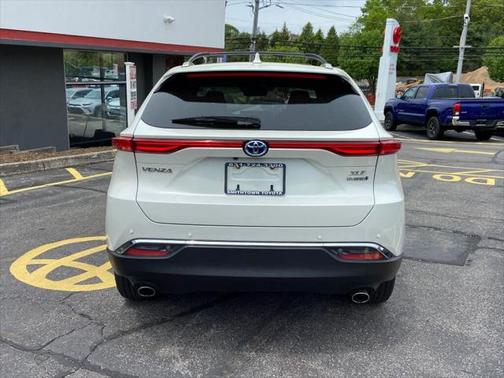 2022 Toyota Venza XLE