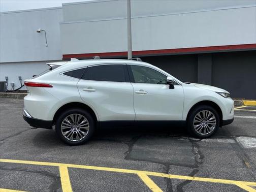 2022 Toyota Venza XLE