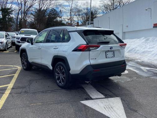 2023 Toyota RAV4 Hybrid XLE Premium