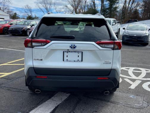 2023 Toyota RAV4 Hybrid XLE Premium