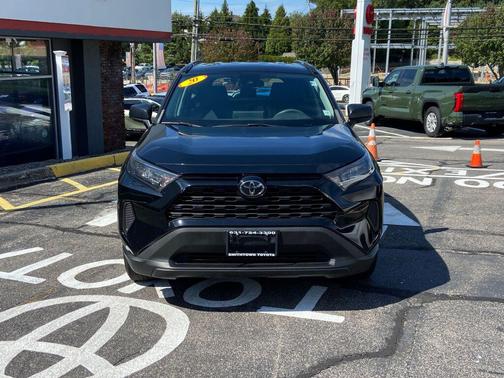 2020 Toyota RAV4 LE