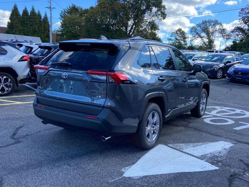 2025 Toyota RAV4 Hybrid LE