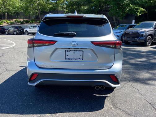 Celestial Silver Metallic 2023 Toyota Highlander XSE
