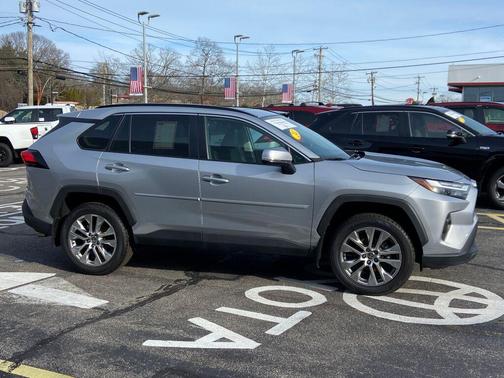 2024 Toyota RAV4 XLE Premium