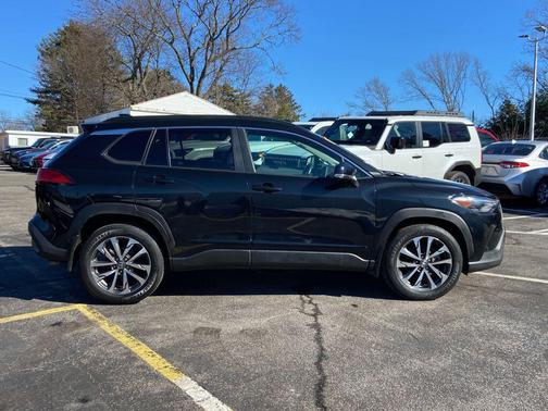 2023 Toyota Corolla Cross XLE