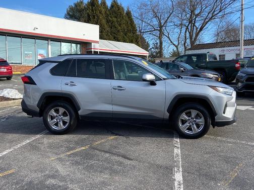 2023 Toyota RAV4 XLE