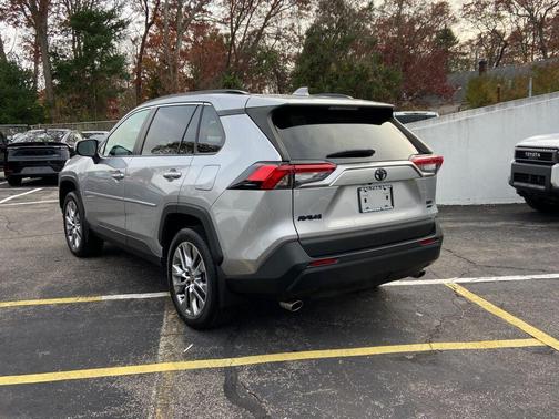 2022 Toyota RAV4 XLE Premium