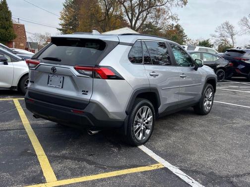 2022 Toyota RAV4 XLE Premium