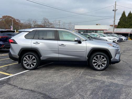 2022 Toyota RAV4 XLE Premium