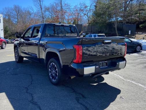 BLACK 2022 Toyota Tundra Limited