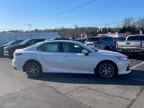 2023 Toyota Camry XLE