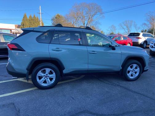 2019 Toyota RAV4 Hybrid XLE