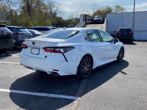 WHITE 2023 Toyota Camry SE