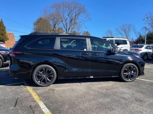 2026 Toyota Sienna XSE 7 Passenger