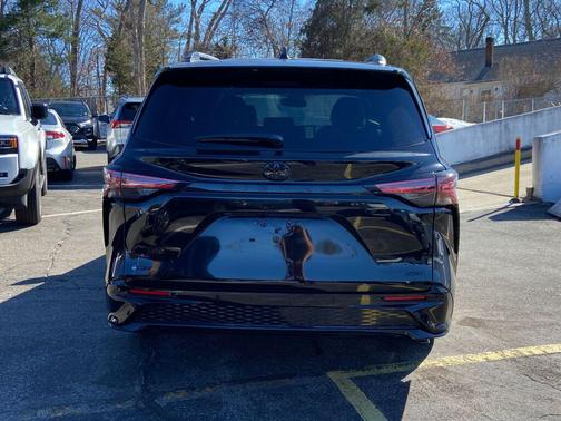 2026 Toyota Sienna XSE 7 Passenger