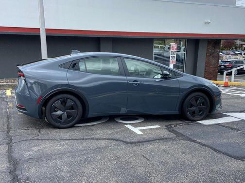 2024 Toyota Prius LE