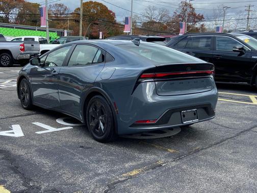 2023 Toyota Prius LE