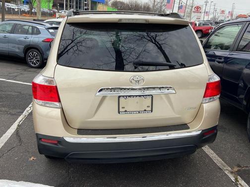 2013 Toyota Highlander SE