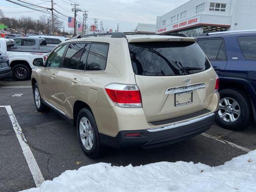 2013 Toyota Highlander SE