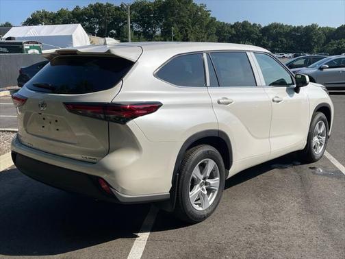 2021 Toyota Highlander LE